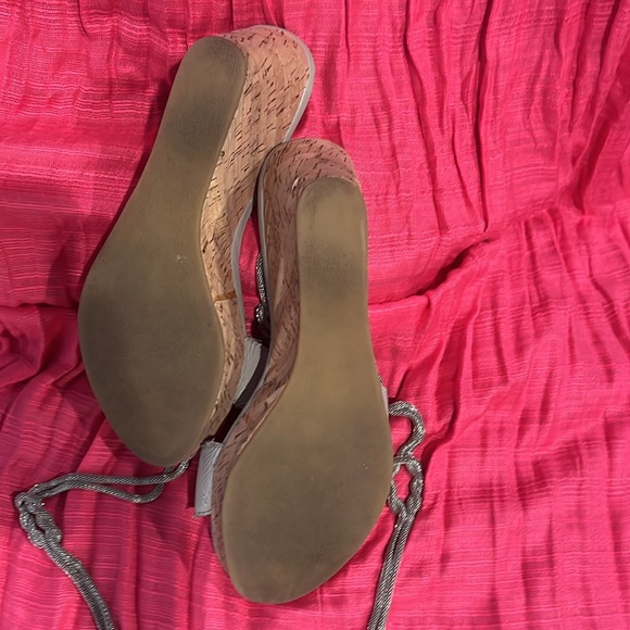 Stylish Grey Patent Leather With Big Buckle - Picture 3 of 3